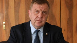 Красимир Каракачанов: Няма как да са закупени резервни части за самолета предварително, защото никой не купува такива, без да я е наясно от какво би имал нужда