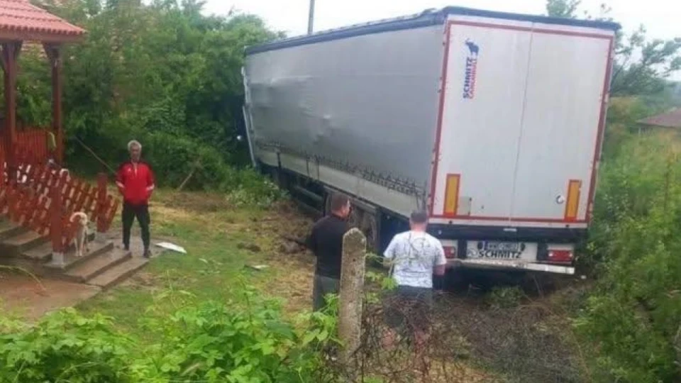 Сблъсъци и блокади  с ТИР-ове по пътищата в Северозападна България