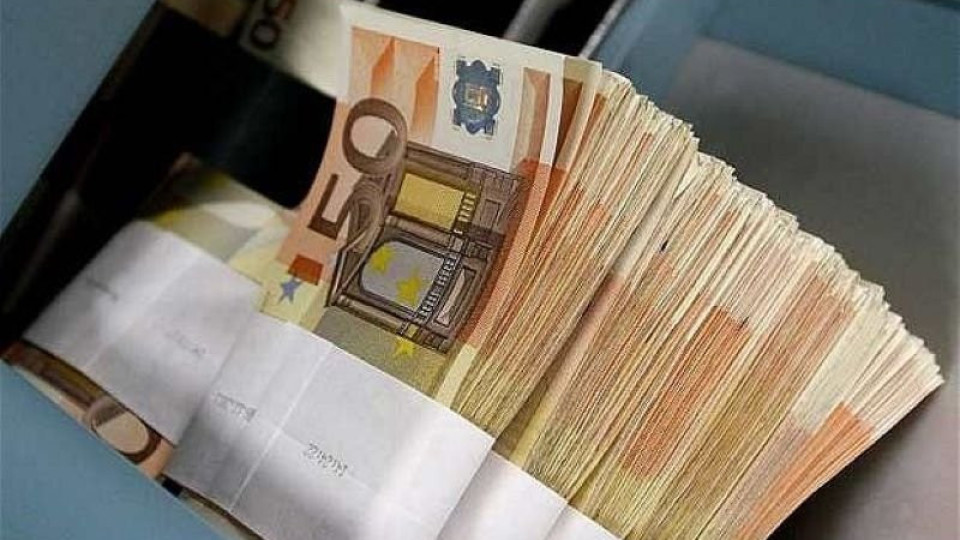 За какво да внимаваме при теглене на бързи кредити в евро