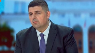 Ивайло Мирчев залюби протестърка