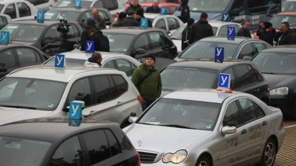 Задължително GPS проследяване в учебните автомобили от 12 юли