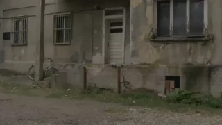 Медицинска сестра отива на съд за зловеща смърт на вързан в психиатрия младеж