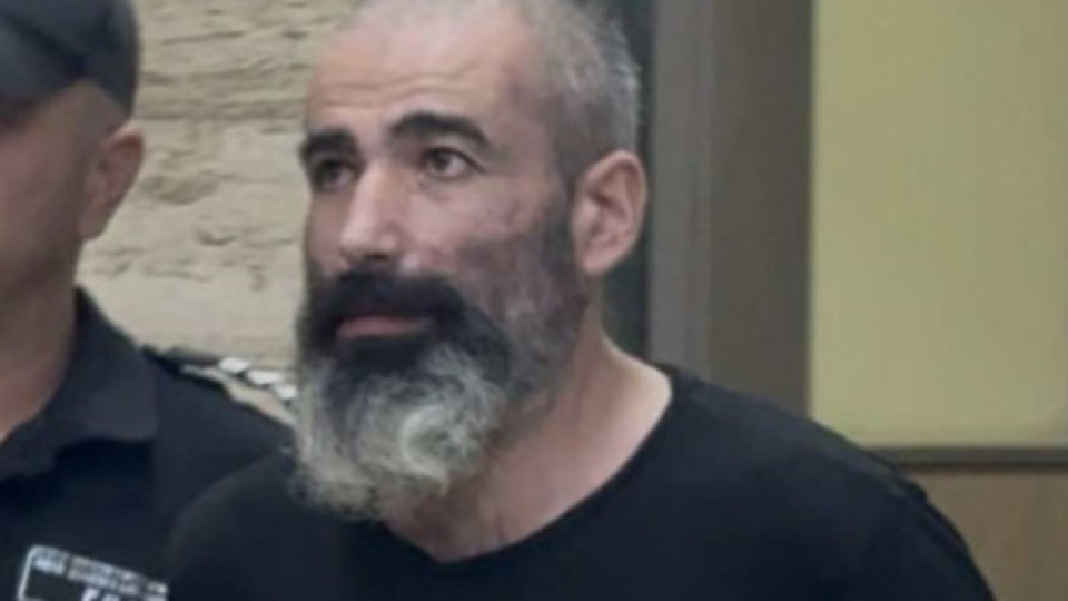 Пейо, който опита да се самоубие и блокира центъра на Пловдив, получи условна присъда Пейо, който опита да се самоубие и блокира центъра на Пловдив, получи условна присъда