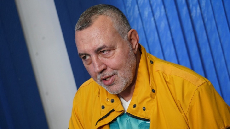 Явно, когато не можеш да блеснеш в актьорството, започваш да блестиш с просташки изказвания, които от устата ти звучат най-малкото смешно и жалко