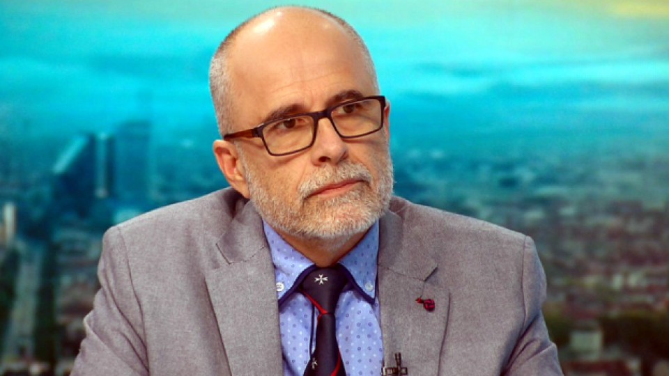 Проф. Олег Асенов: 900 са нарушителите за първите часове. Рекордьорът нарушител през денонощието е с 222 км/ч