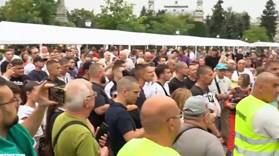 След побоя над полицейски шеф: Протести в София и Русе. Хората искат обвиняемите да бъдат освободени от ареста