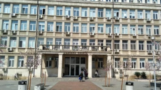 Настаниха в психиатрия наркомана, убил майка си във Варна