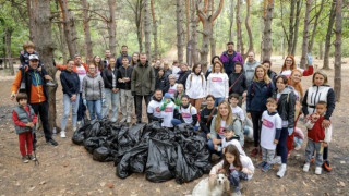 Близо 230 кг отпадъци за два дни: доброволците на ПромениКартинката почистиха Пловдив и София