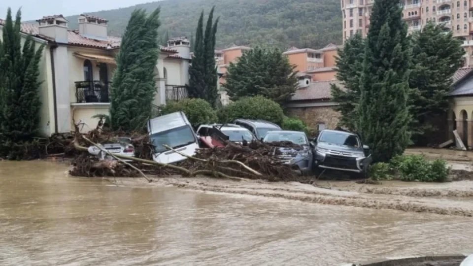 Meteo Balkans: Наводнението в Елените е носило 15 хиляди литра вода в секунда