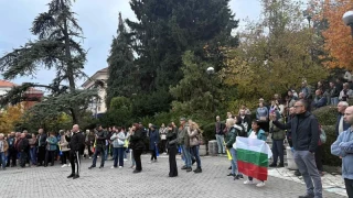 Великотърновци излязоха на неделен протест, настояват за чиста вода