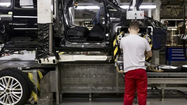 Германската икономика е в драматичен спад, предупредиха икономисти Германската икономика е в драматичен спад, предупредиха икономисти