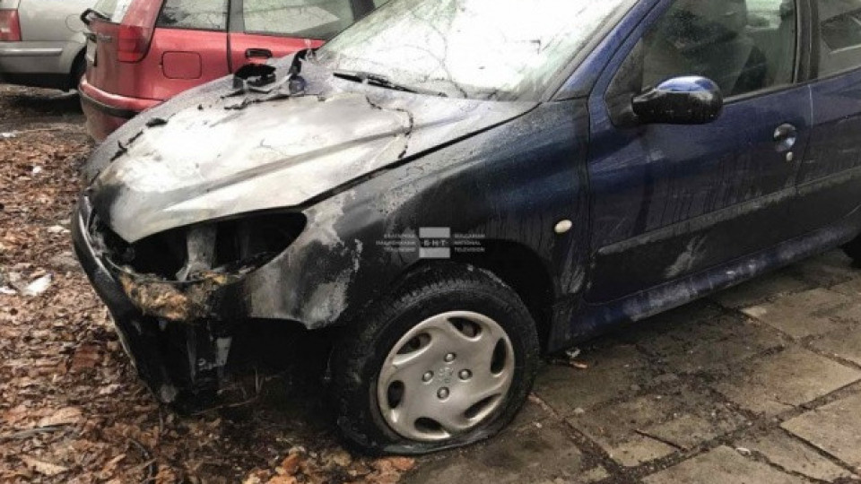 Жители на столичния квартал „Дианабад“ осъмнаха с изгорели или частично обгорели автомобили Жители на столичния квартал „Дианабад“ осъмнаха с изгорели или частично обгорели автомобили