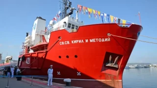 Ще участват ли патриархът и президентът в експедиция до Антарктида?