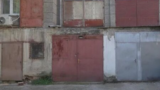 Каква ще е съдбата на „летящи“ гаражи в Плевен, построени преди 30 години