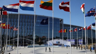 Външните министри на НАТО обсъждат американския мирен план за Украйна