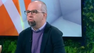 Първан Симеонов полегна като пудел в краката на Радев!