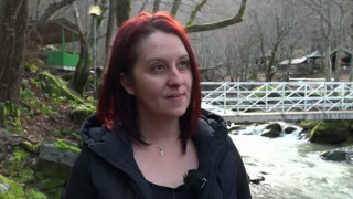 Десислава, която продава, рисува и помага на хората