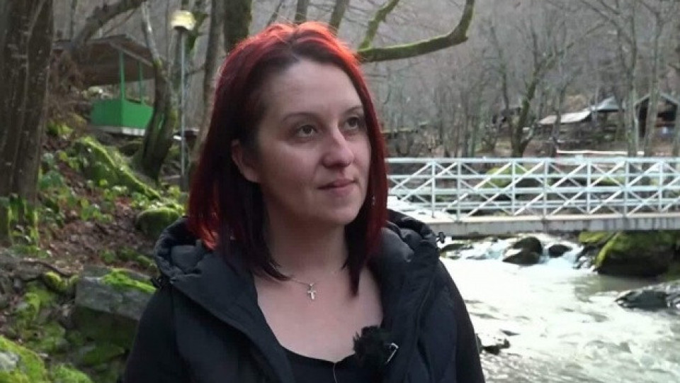 Десислава, която продава, рисува и помага на хората