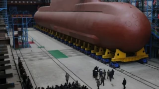 Северна Корея демонстрира първата си подводница, оборудвана с ядрени ракети