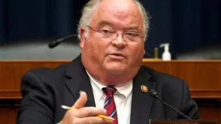 Исландци настояват за отхвърляне на посланик на Тръмп след обиден коментар