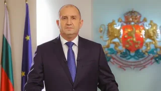 Румен Радев се оттегля от президентския пост