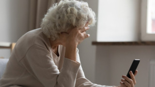 Мними полицаи измамиха възрастна перничанка