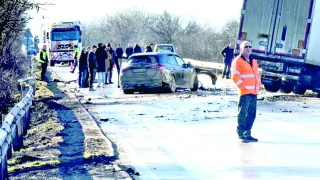 Бивш кмет загина при катастрофа с ТИР