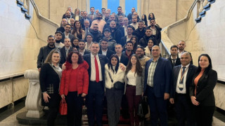 Делян Пеевски се срещна с младежи от област Плевен - те изразиха подкрепа за политиката на ДПС (СНИМКИ)