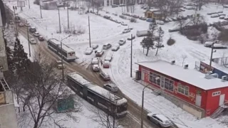 Граждани и община с различни оценки за чистенето на снега във Варна