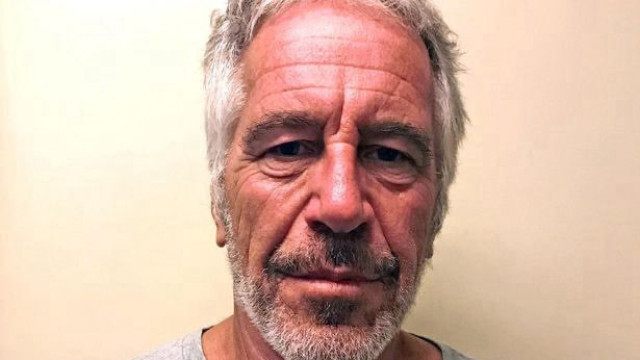 ГОРЕЩО! Ето кои бг-манекенки са обслужвали Епстийн и каймака на световните перверзници