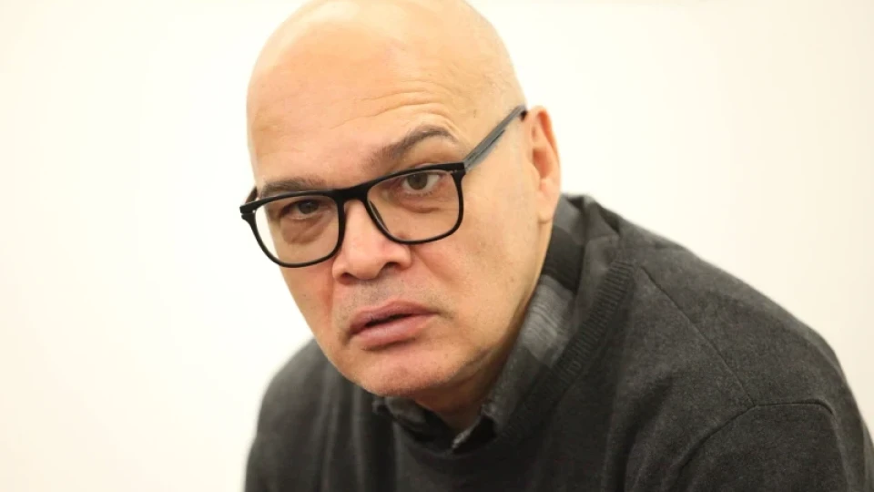 Безлов: Раните са удобни за собствена ръка. Няма чужда ДНК по телата. Тримата са се самоубили