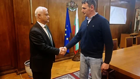 Министър Дечев разговаря с кмета на Бистрица