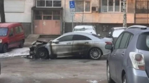 Неправилно паркиране доведе до палеж на автомобил в София