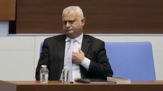 СКАНДАЛ! Вътрешният министър Емил Дечев оставя без препитание и кариерен ръст над 500 души в МВР