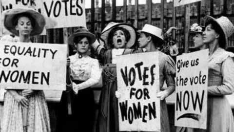 Откъде идва празникът 8 март и кой стои зад идеята за него