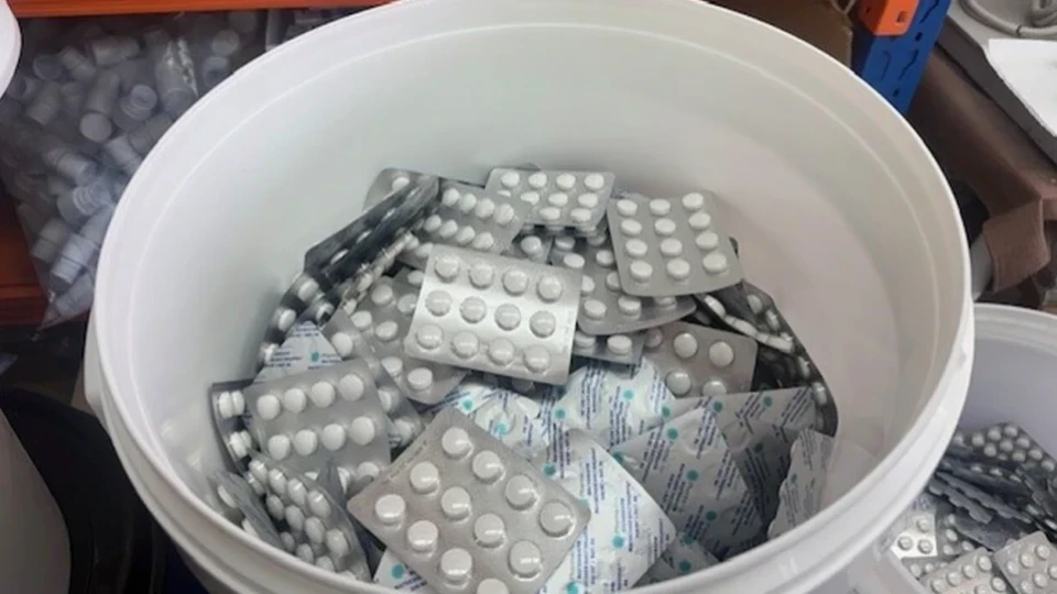 Нелегален цех произвеждал лекарства и анаболни стероиди в София