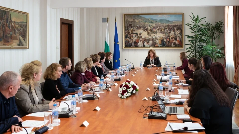 Президентът Илияна Йотова се срещна с Експертния съвет на „Българската Коледа“