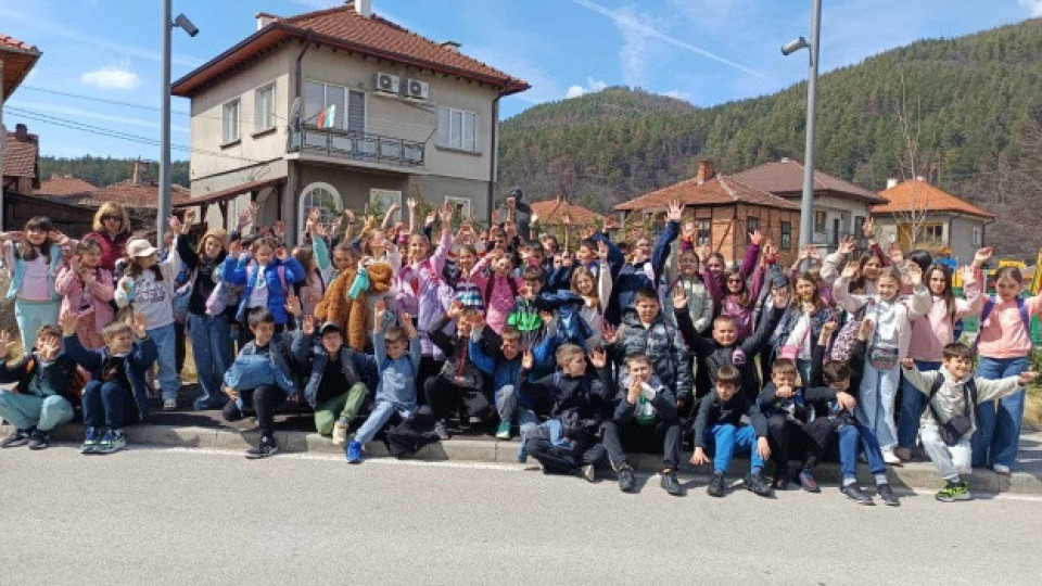 Ученици от София откриха красотата и гостоприемството на Етрополе
