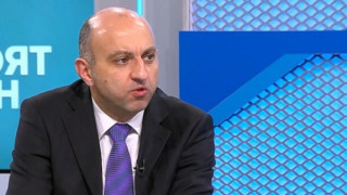 Ивайло Иванов: Постовете на Доналд Тръмп в Truth Social, свързани с Иран и Ормузкия проток, показват един президент, който е пред нервна криза