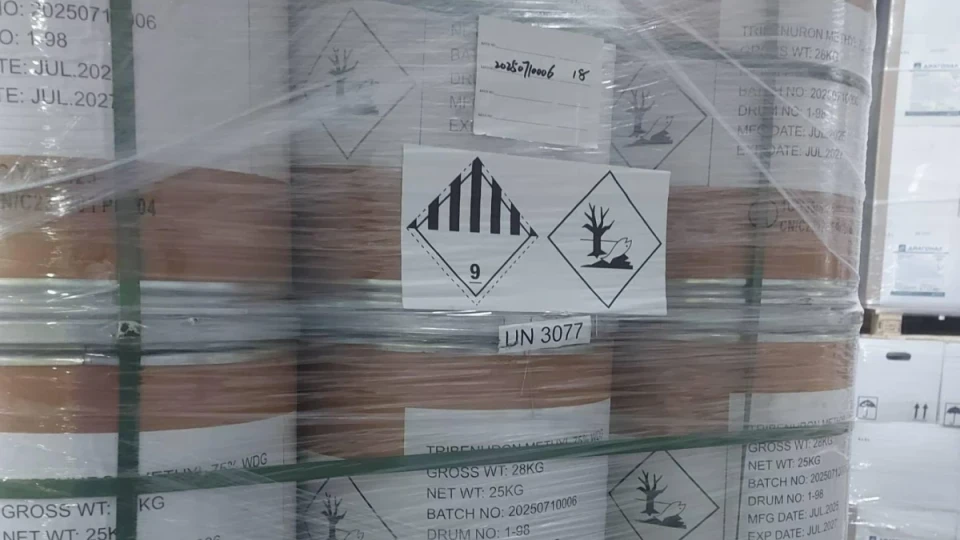 Нов удар на БАБХ: Блокира десетки тонове забранени препарати и торове