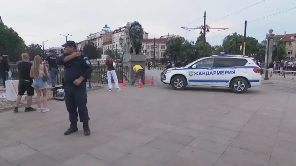 Очевидец за убийството на Лъвов мост: Хвана го за гушата и краката и директно го изхвърли