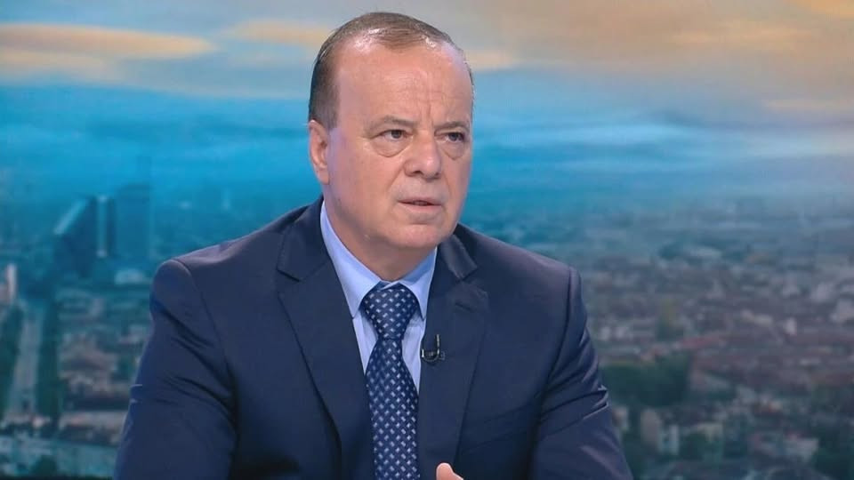 Тенчо Тенев: Мантинели трябва да бъдат поставяни само на места с мостове