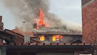 Мъж загина, а жена пострада при пожар в Кюстендил тази нощ