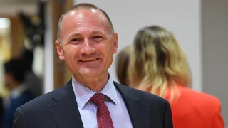 „Министър Боташ“ продаде тайно фирмите си на румънски клошар