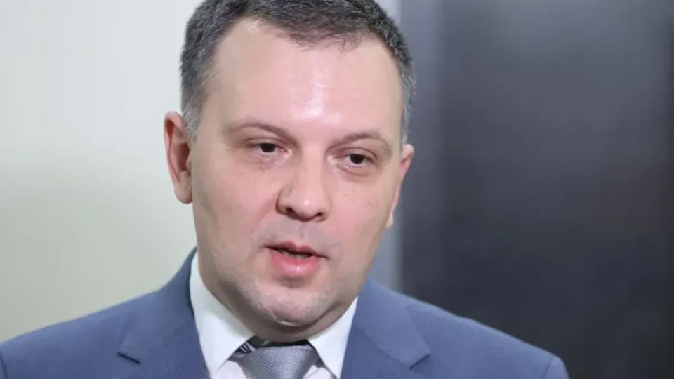 Скандално: Правосъдният министър пробутва за нов и.ф. главен прокурор лице, свързано с "джуджетата"