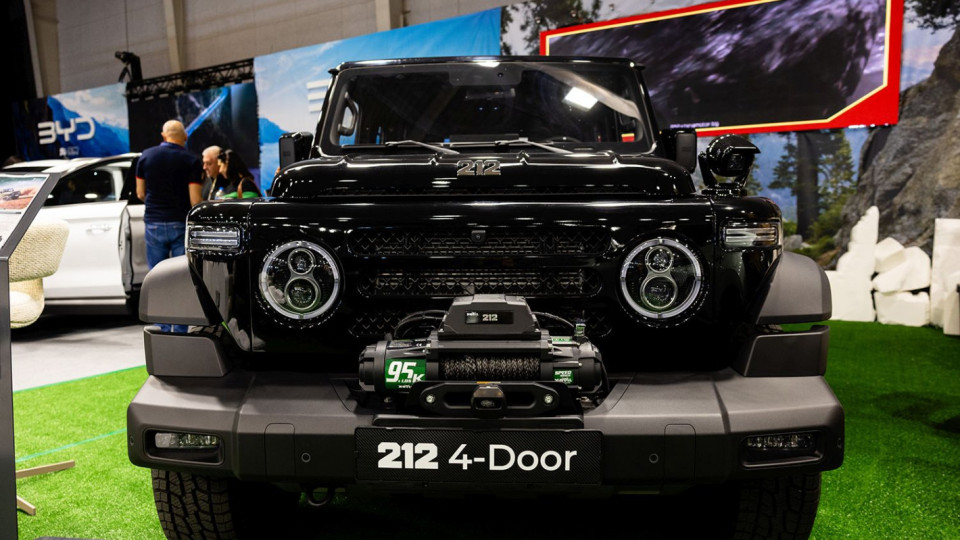 Легендарната китайска офроуд марка 212 стартира в България с три модела на Asia Motor Show