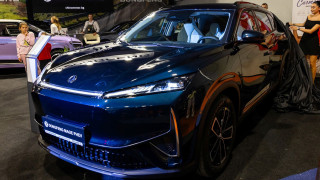 Премиера на Asia Motor Show: Чайна Мотор представи още два нови модела на DONGFENG