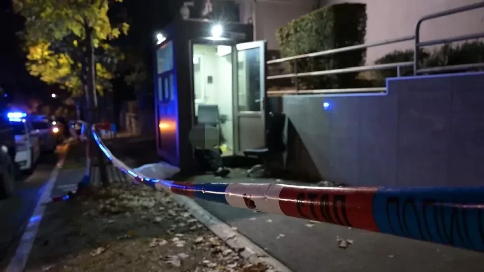 Нападение с ножове пред израелското посолство в Белград, Сърбия обяви най-висока степен на терористична заплаха
